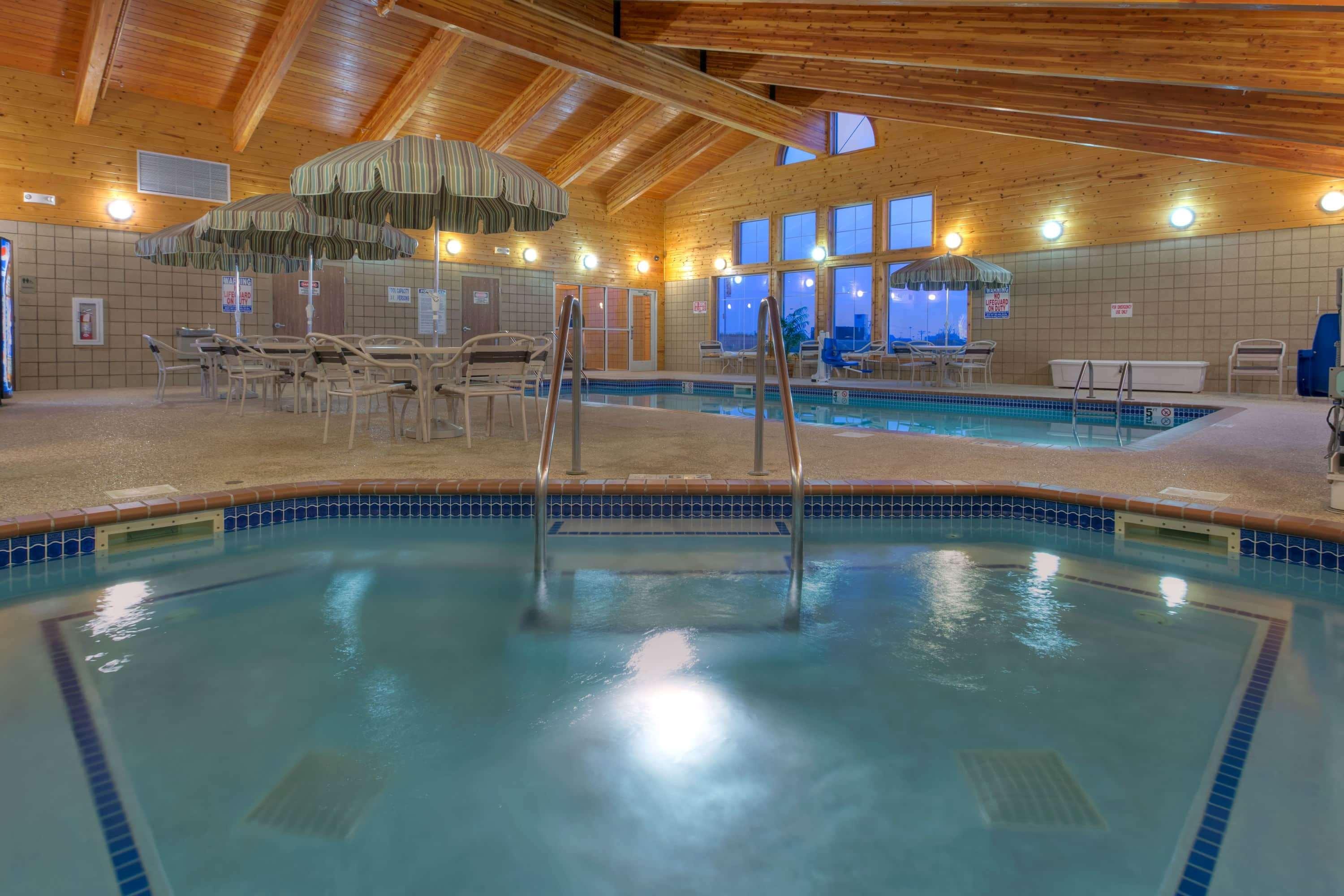 Americinn By Wyndham Newton Dış mekan fotoğraf